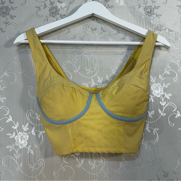 Fabletics Nova Low Impact Sports Bra Top Size Small - Picture 4 of 6